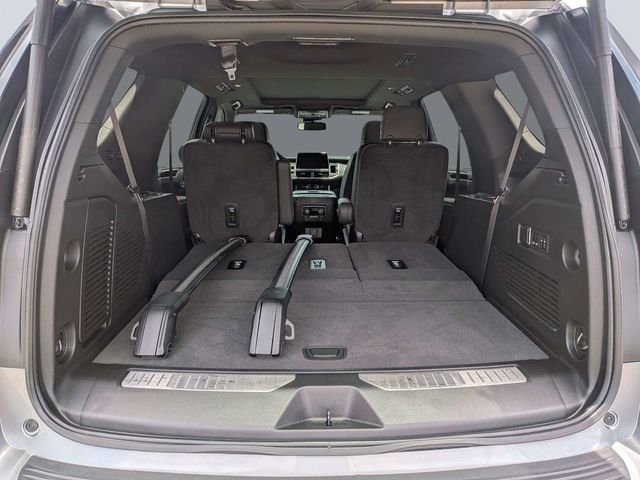 Used 2024 Gray Chevrolet Z71 image 12