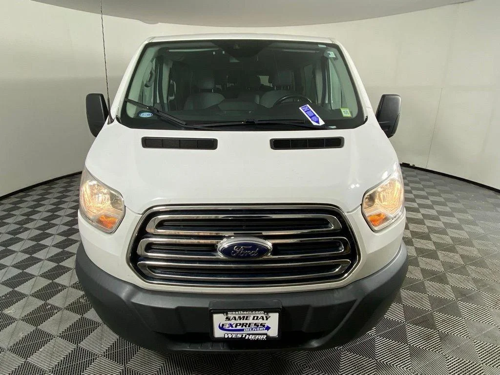 Used 2017 Oxford White Ford XLT image 4