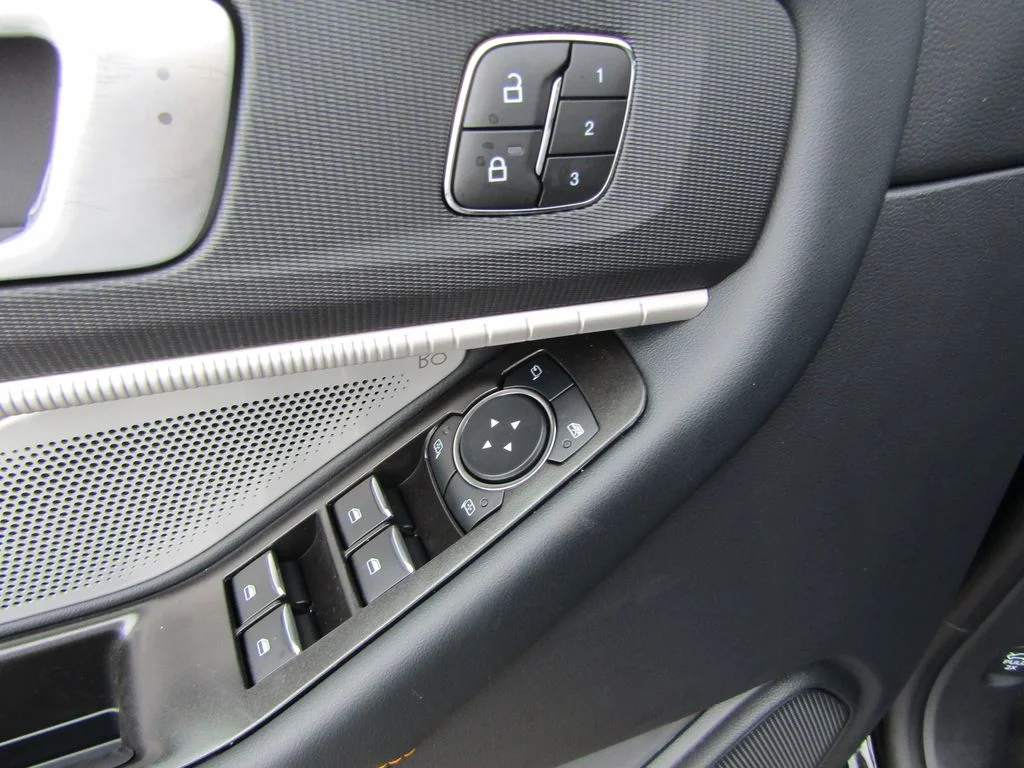 New 2026 Agate Black Metallic Ford Tremor® image 27