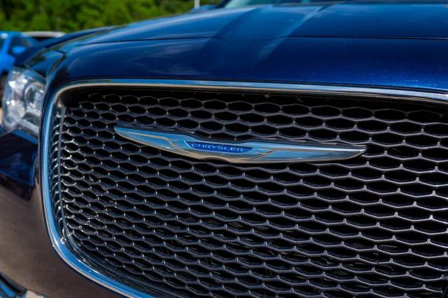 Used 2017 Jazz Blue Pearlcoat Chrysler 300C image 13