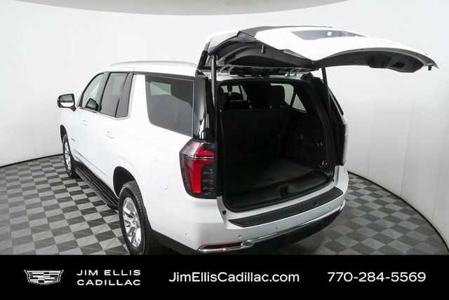 Used 2025 Summit White Chevrolet LT image 27