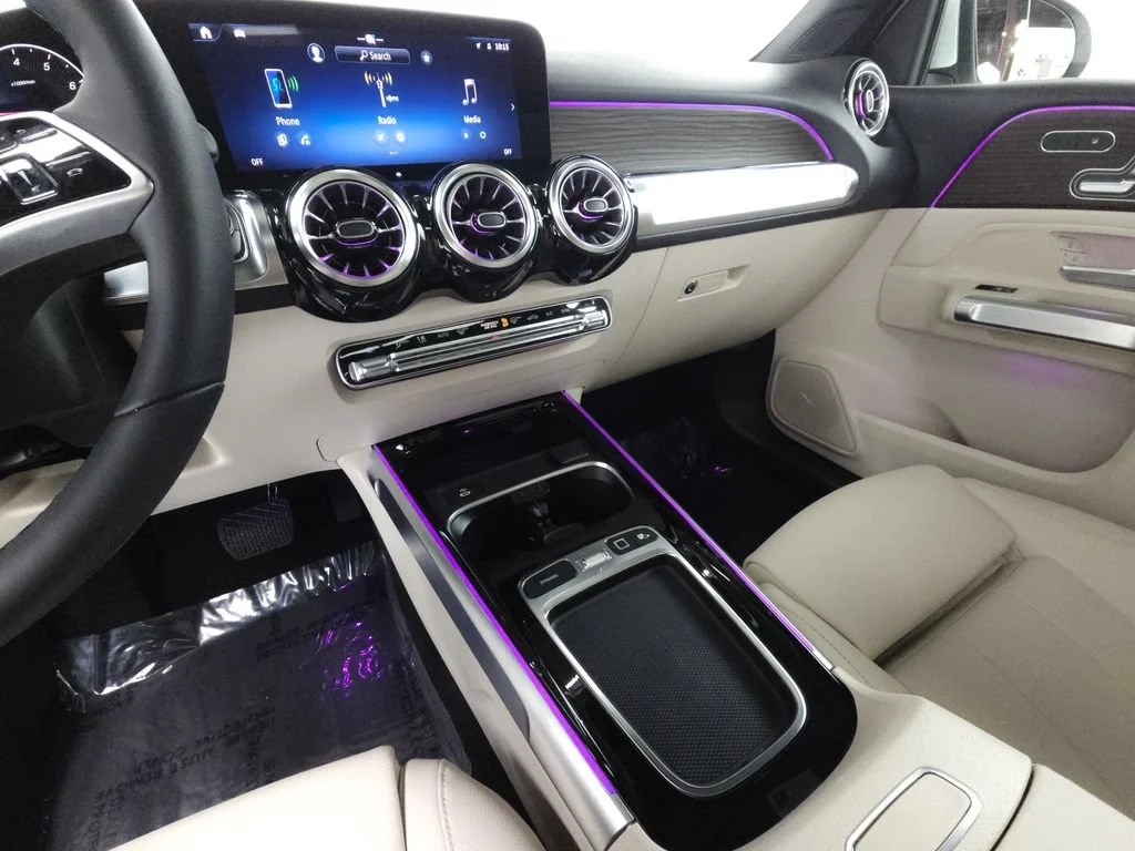New 2026 Polar White Mercedes-Benz GLB 250 image 50