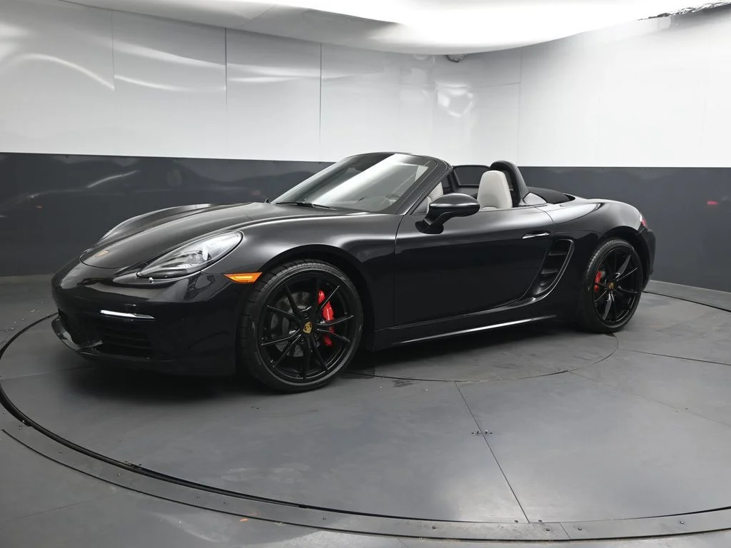 2025 Porsche 718 Boxster S's photo