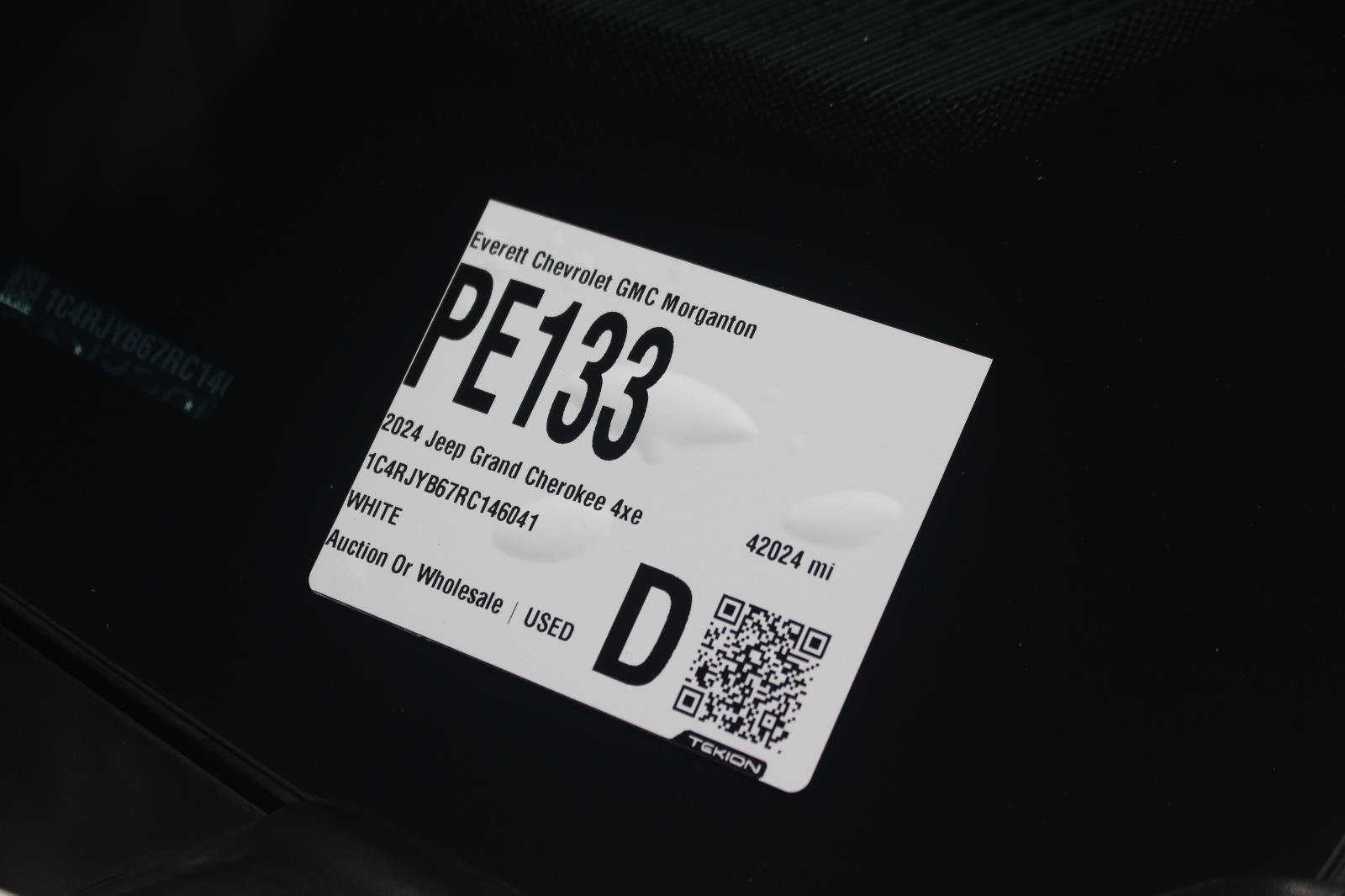 Used 2024 White Jeep 4x4 image 46