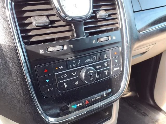 Used 2015 Gray Chrysler Touring-L image 6