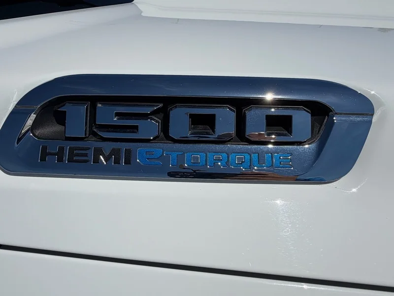 Used 2022 Bright White Clea Ram Laramie image 28