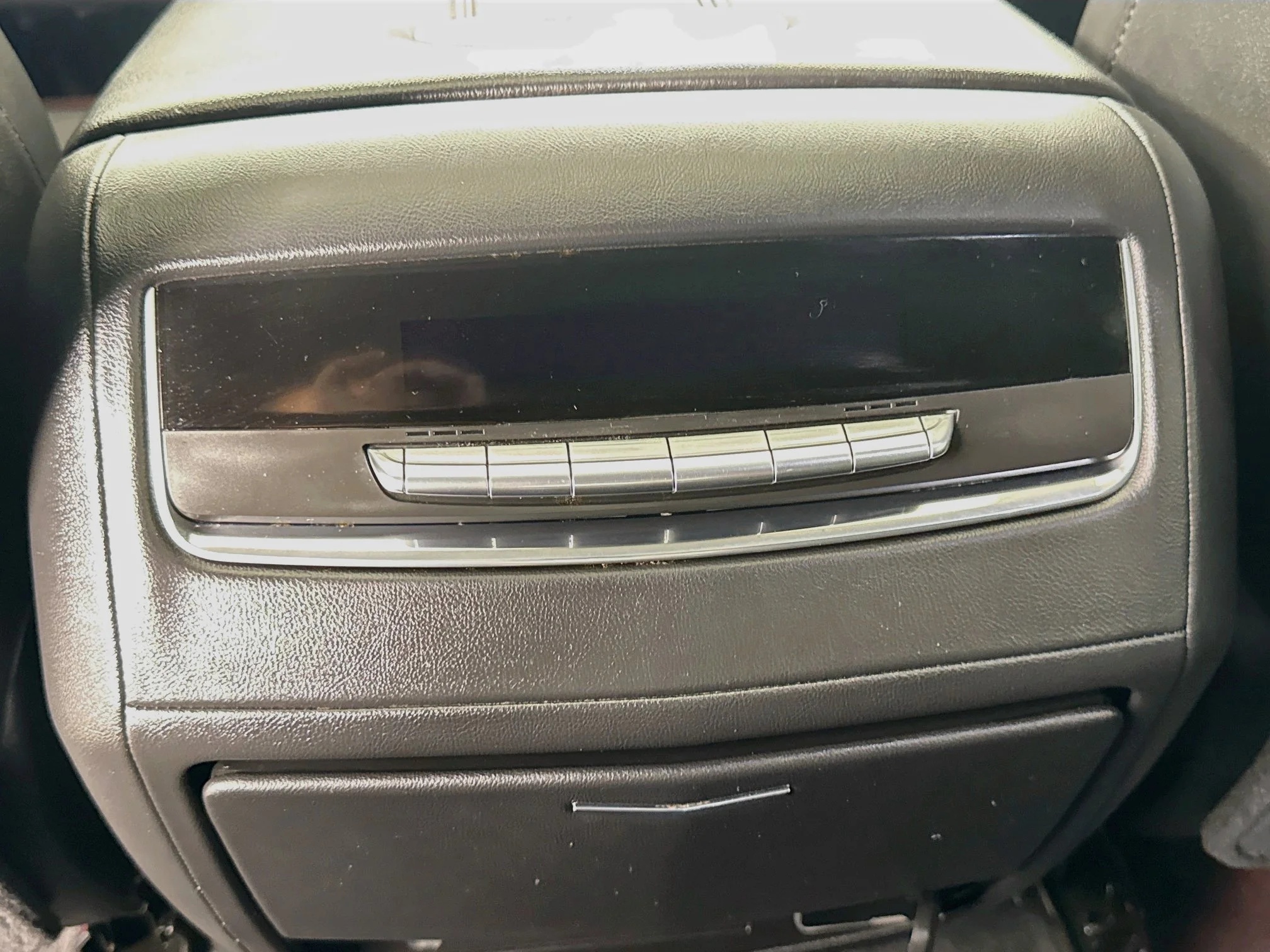 Used 2021 CRYSTAL WHITE TRICOAT Cadillac Premium Luxury image 29