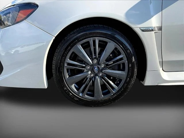Used 2021 White Subaru Base image 39