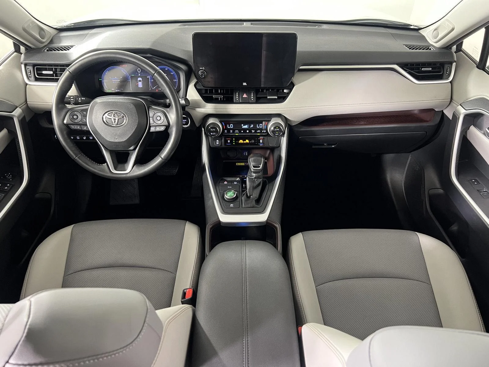 Used 2024 Wind Chill Pearl Toyota Limited image 17