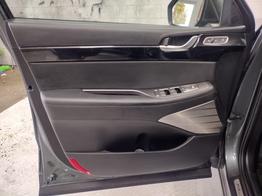 Used 2022 Rainforest Hyundai Limited image 20