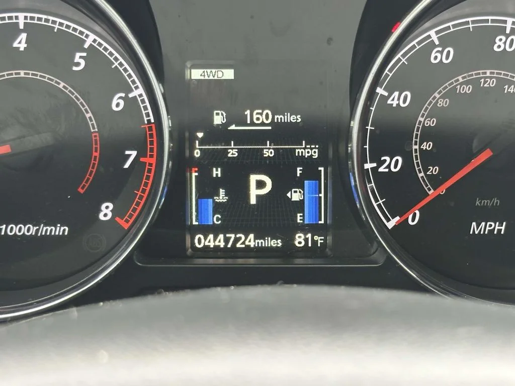 Used 2024 Gray Mitsubishi 2.0 SE image 25