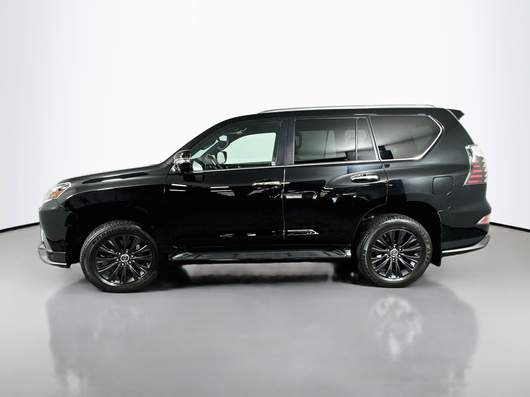 Certified Used 2023 Onyx Black Lexus 460 Luxury image 4