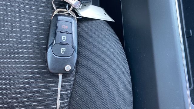 Used 2018 Blue Jeans Metallic Ford XL image 21