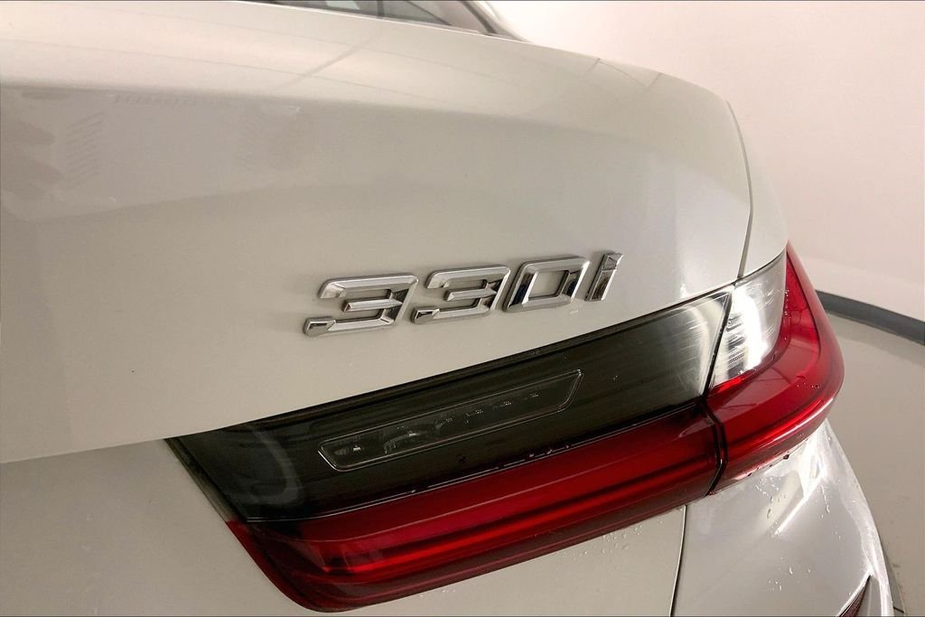 Used 2021 Mineral White Metallic BMW  image 7