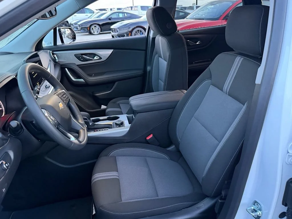 New 2026 Summit White Chevrolet 2LT image 10