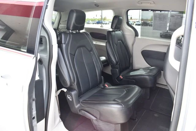 Used 2024 Silver Chrysler Touring L image 20