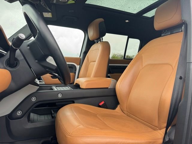 Used 2023 Fuji White Land Rover SE image 13