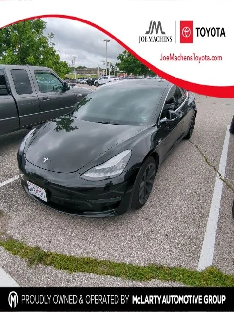 Used 2019  Tesla Long Range image 1