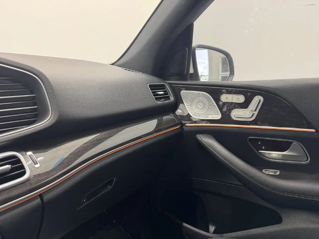 Used 2020 Polar White Mercedes-Benz GLE 350 image 38