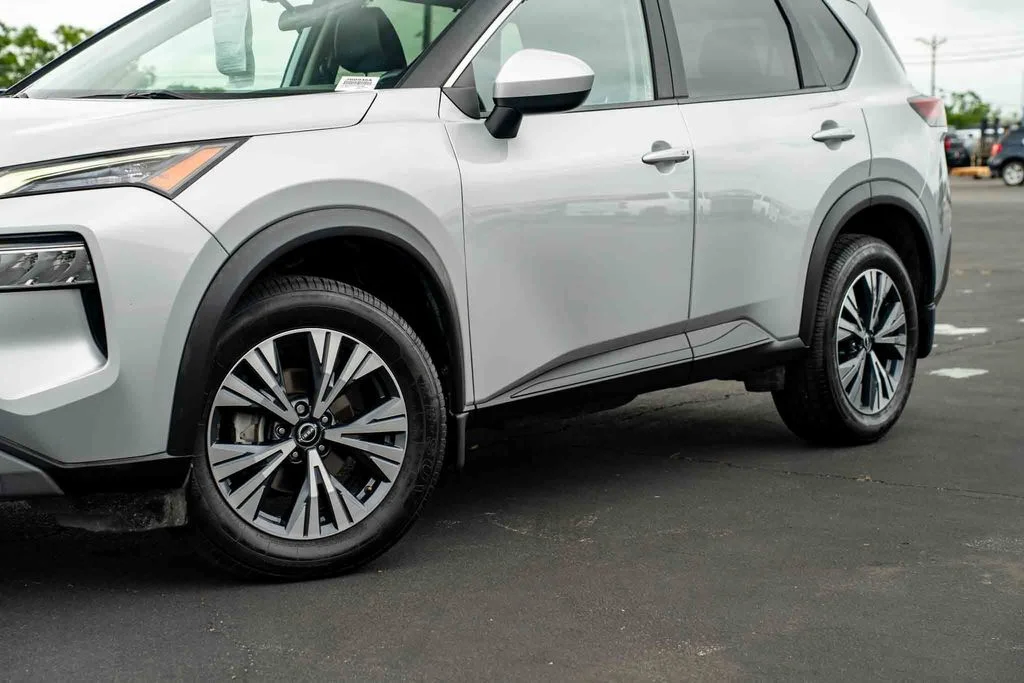 Used 2023 Silver Nissan SV image 6