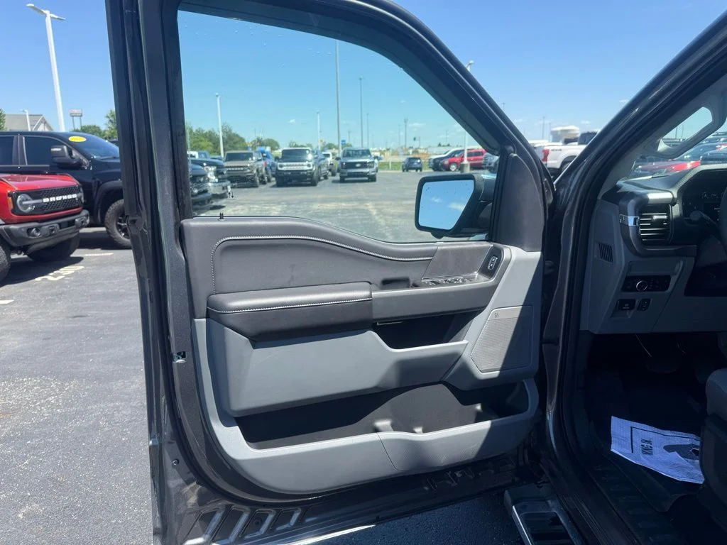 2025 Ford F-150 XLT - Photo 11