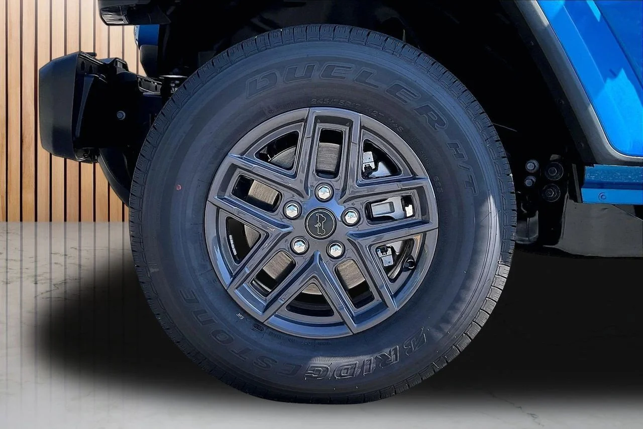 New 2026 Hydro Blue Pearl-Coat Exterior Paint Jeep Sport S image 30
