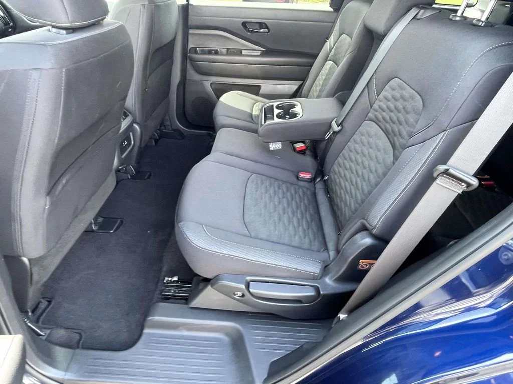 Used 2025 Deep Ocean Blue Pearl Nissan SV image 10