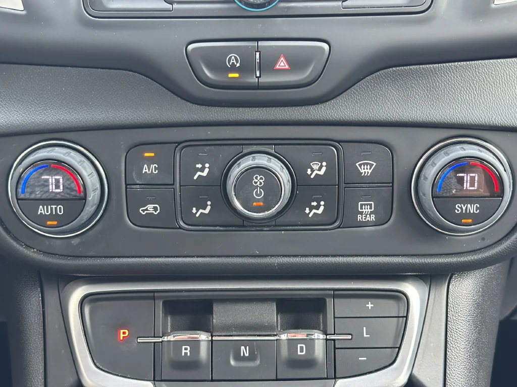 Used 2023 Silver GMC SLE image 17