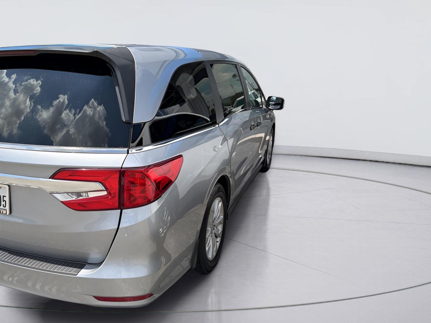Used 2018 Silver Honda LX image 3