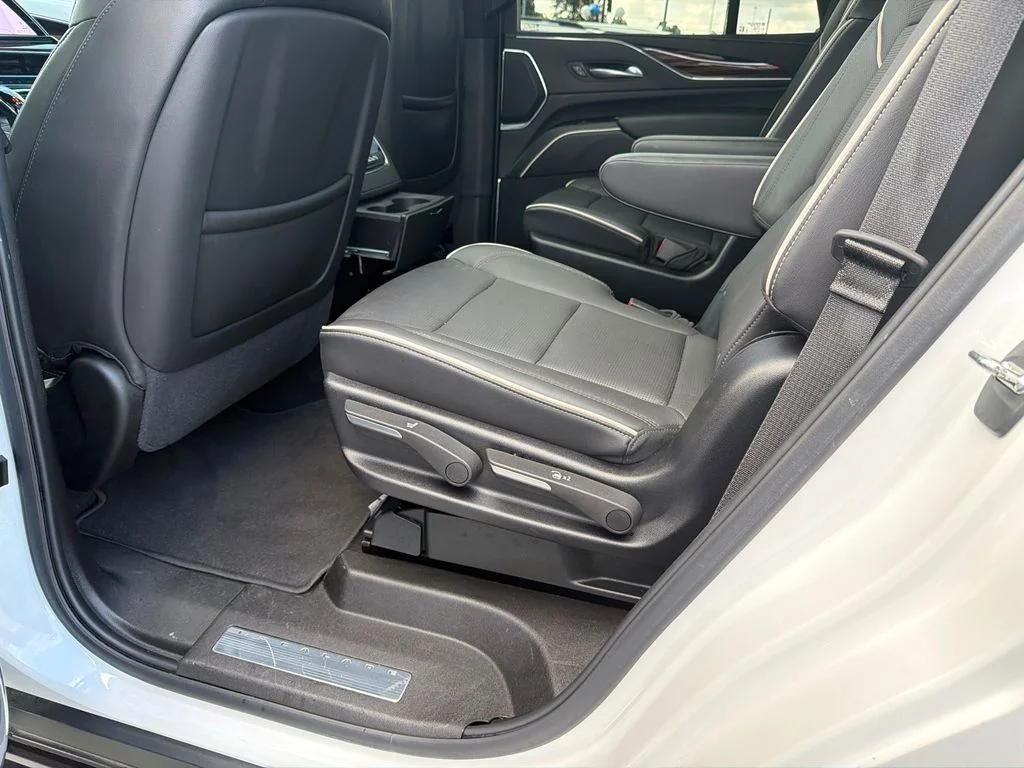 Used 2024 White Cadillac Premium Luxury image 21