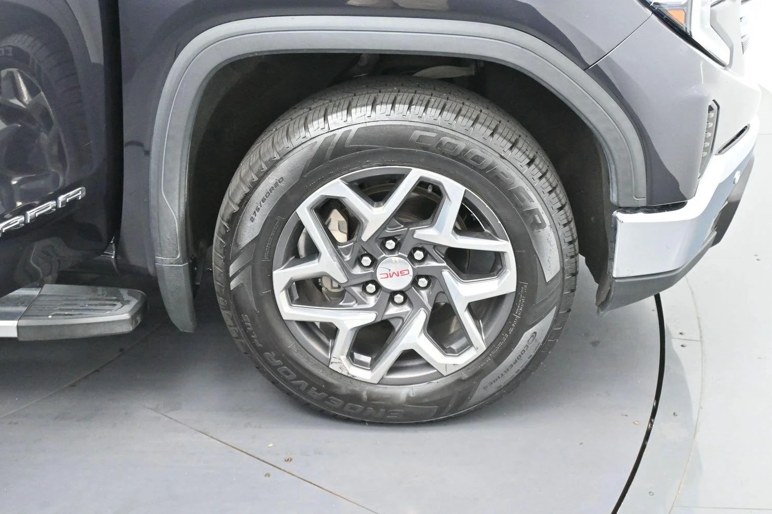 Used 2022 Titanium Rush Metallic GMC SLT image 36