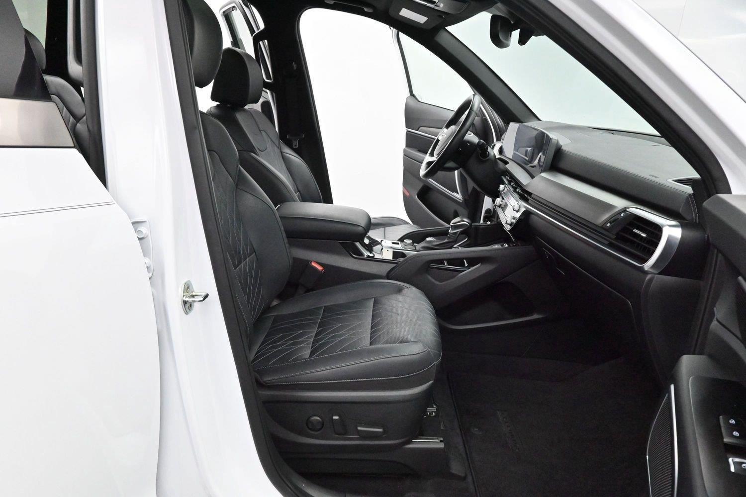 Used 2023 Glacial White Pearl Kia SX X-Line image 38