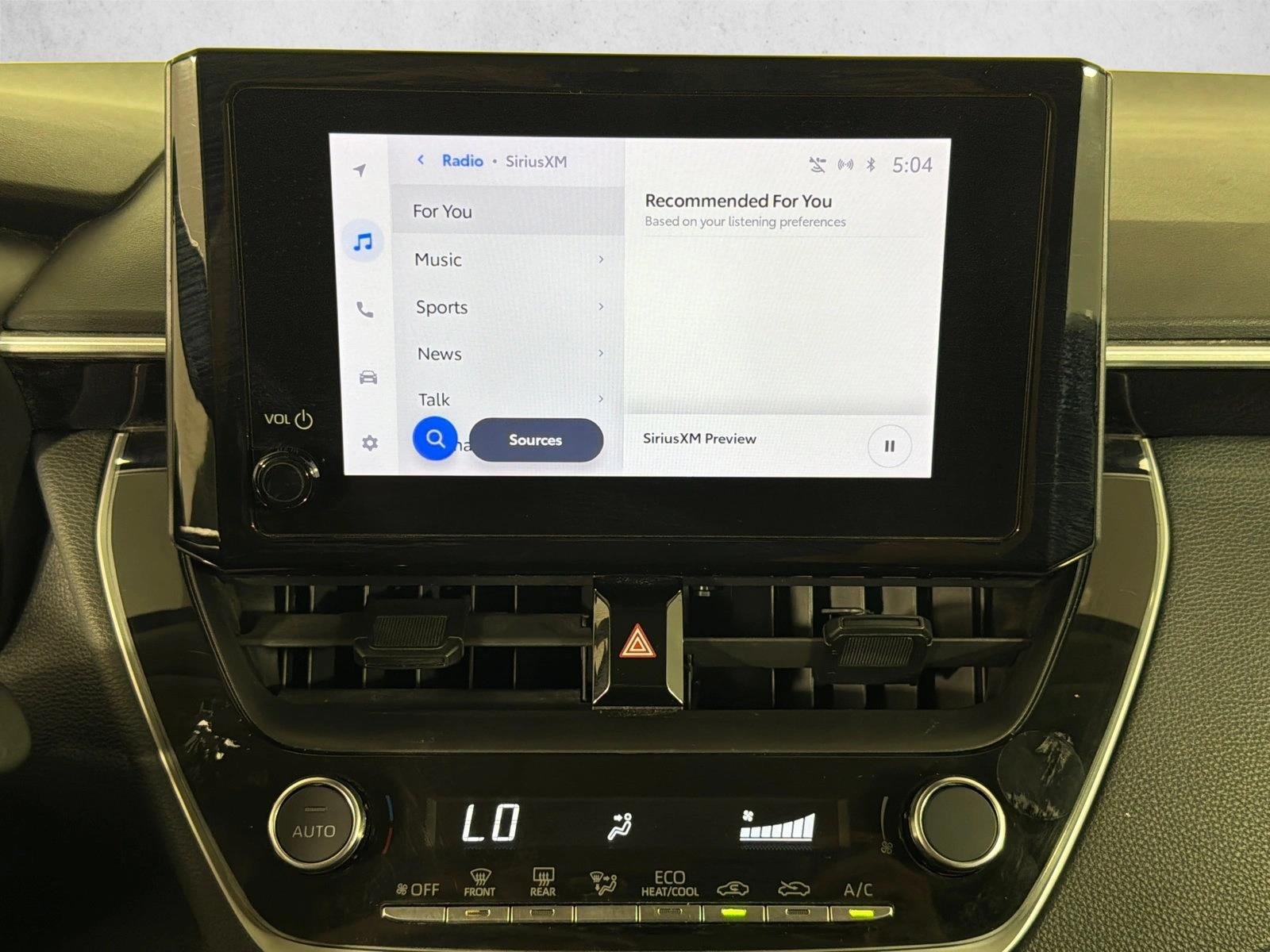 Used 2024 Wind Chill Pearl Toyota LE image 28