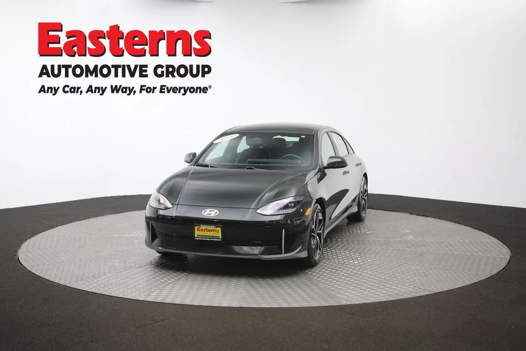 Used 2023 Green Hyundai SEL image 54