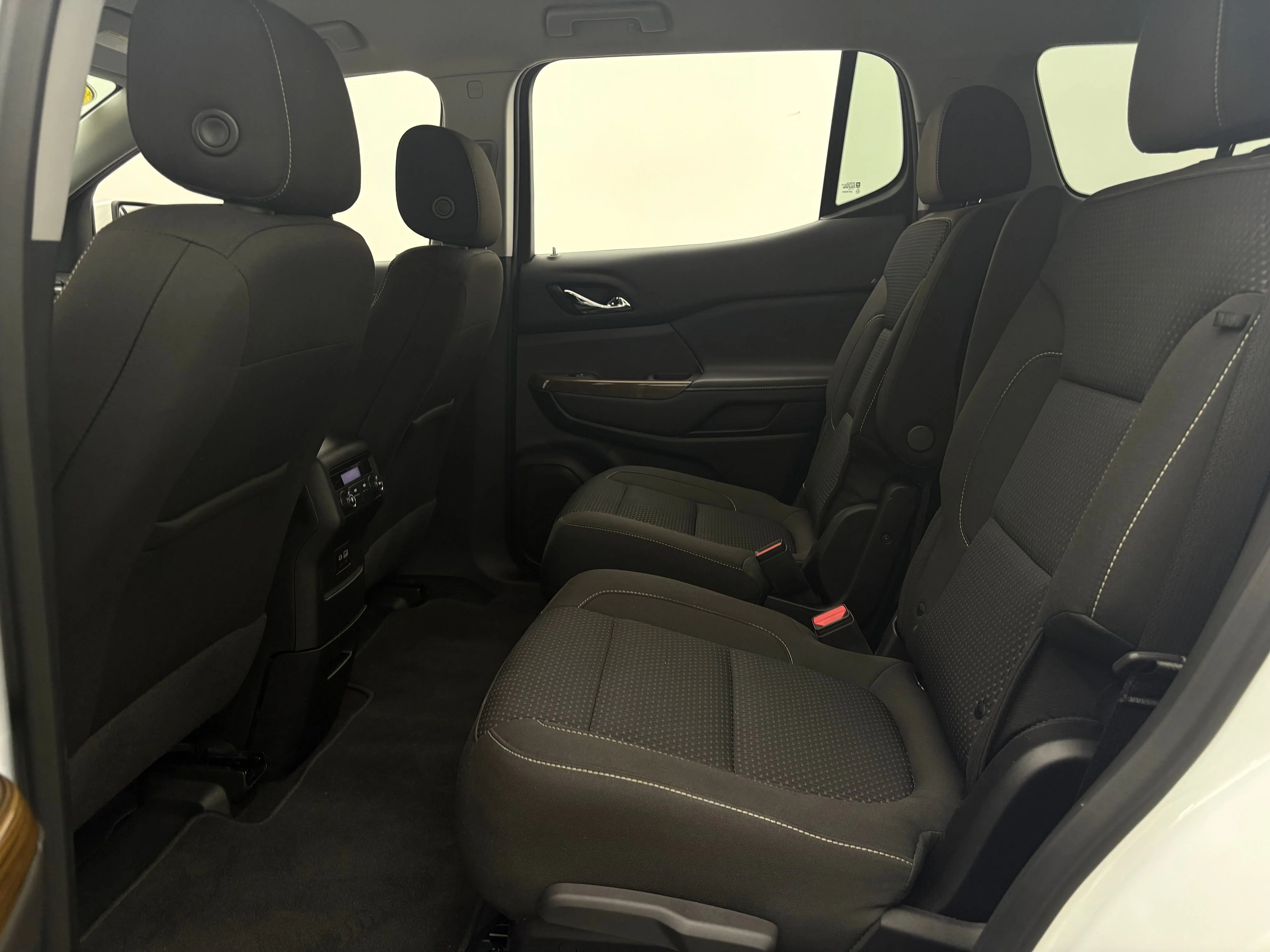 Used 2023 Summit White GMC SLE image 37