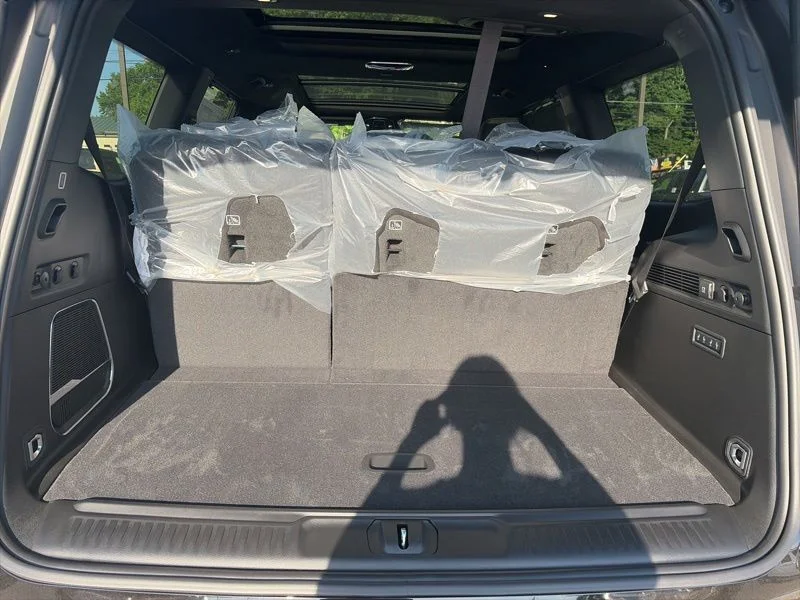 New 2026 High Gloss Black Exterior Paint Jeep Limited Reserve image 6