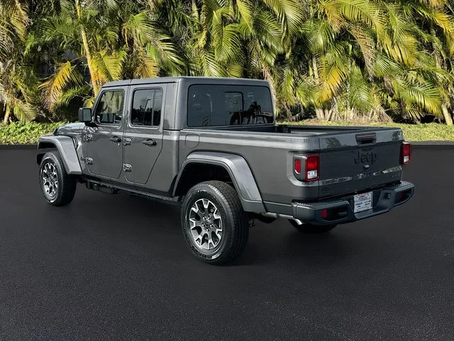 New 2026 Granite Crystal Metallic Clearcoat Jeep Sahara image 3
