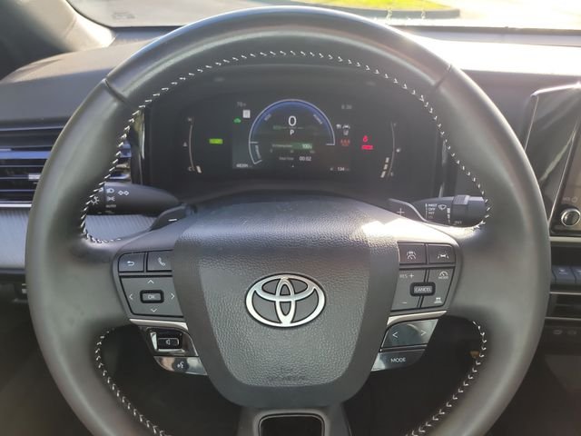 Used 2025  Toyota SE image 26