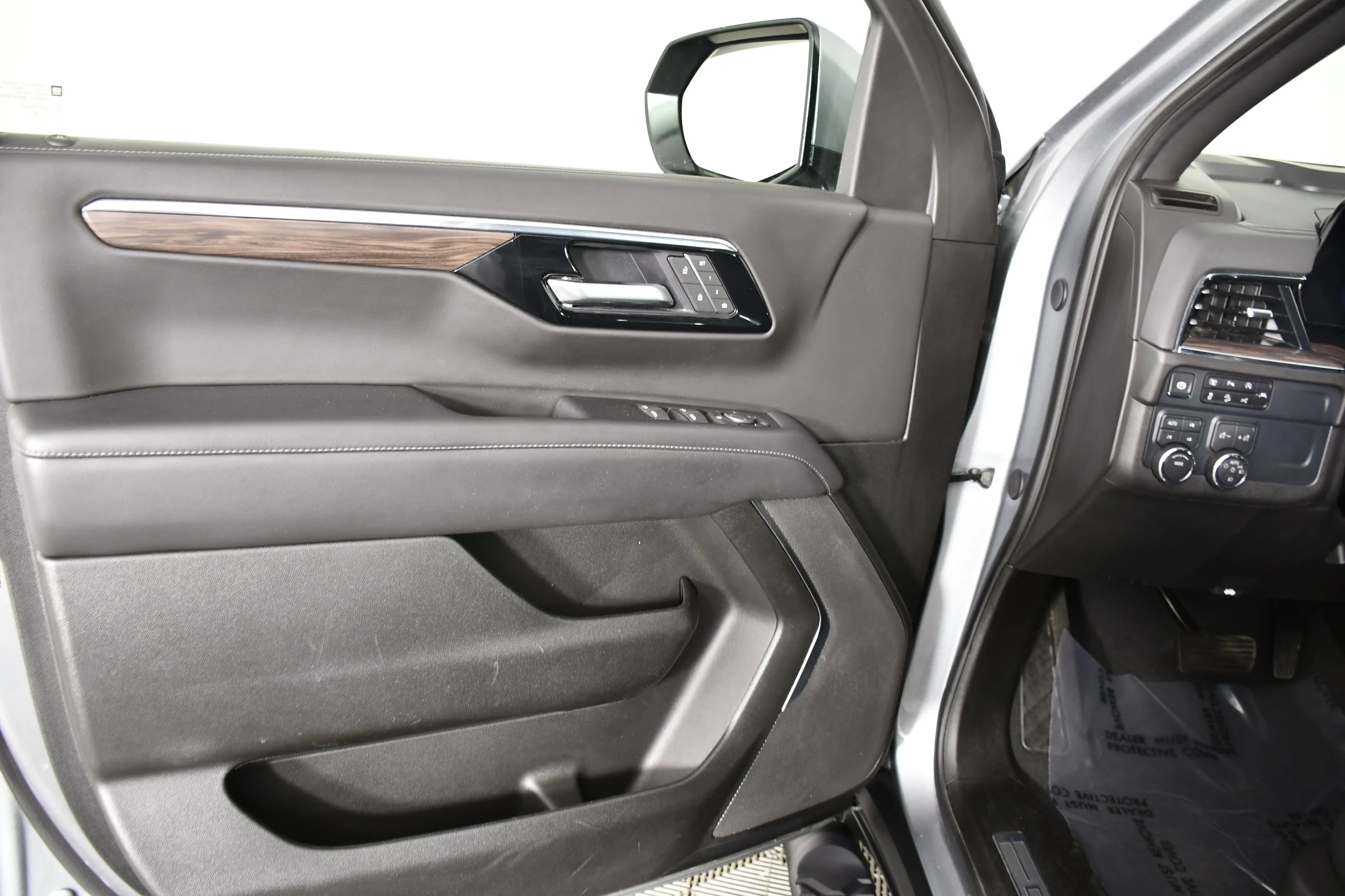 Used 2025 Sterling Gray Metallic Chevrolet Z71 image 38