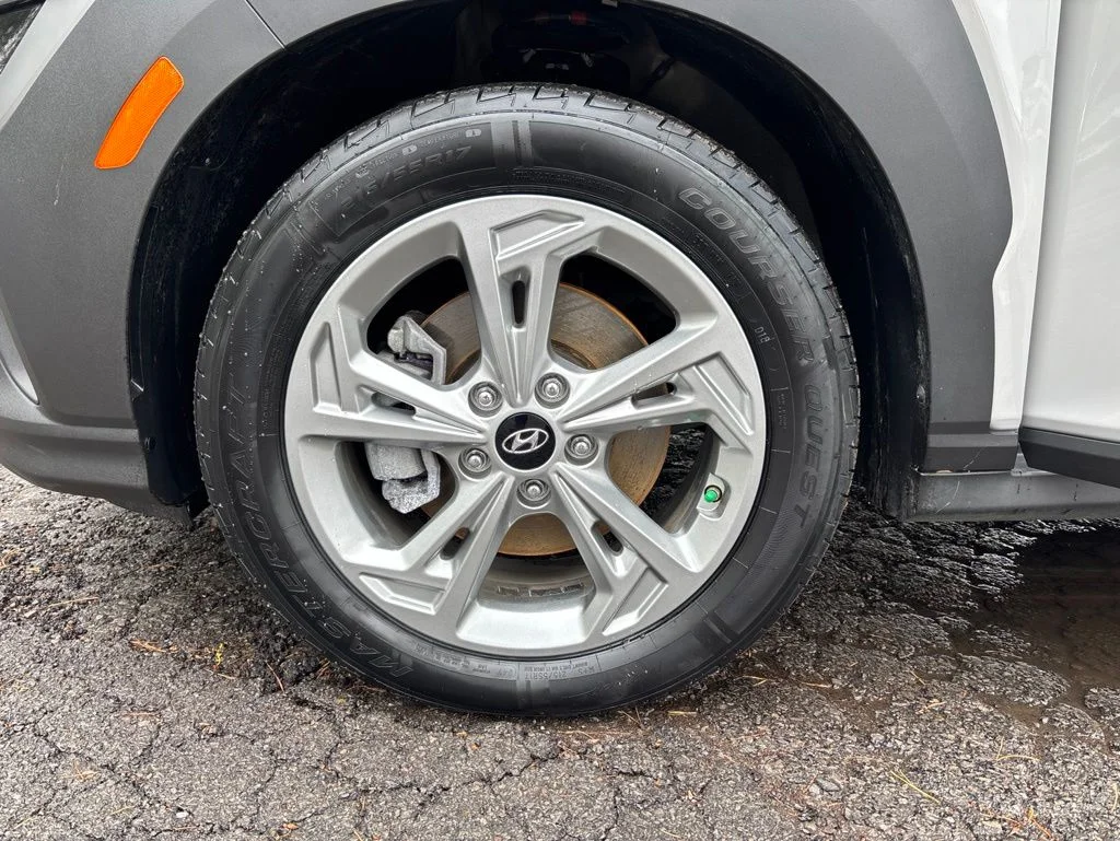 Used 2023 Silver Hyundai SEL image 19