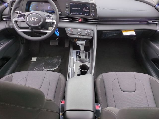 New 2026 White Hyundai SE image 38