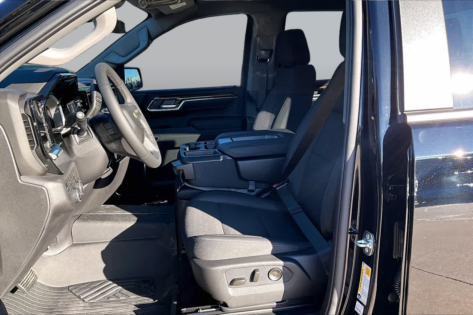 2026 Chevrolet Silverado 1500 LT - Photo 10