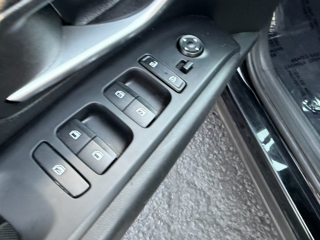 Used 2023 Phantom Black Hyundai SEL image 11