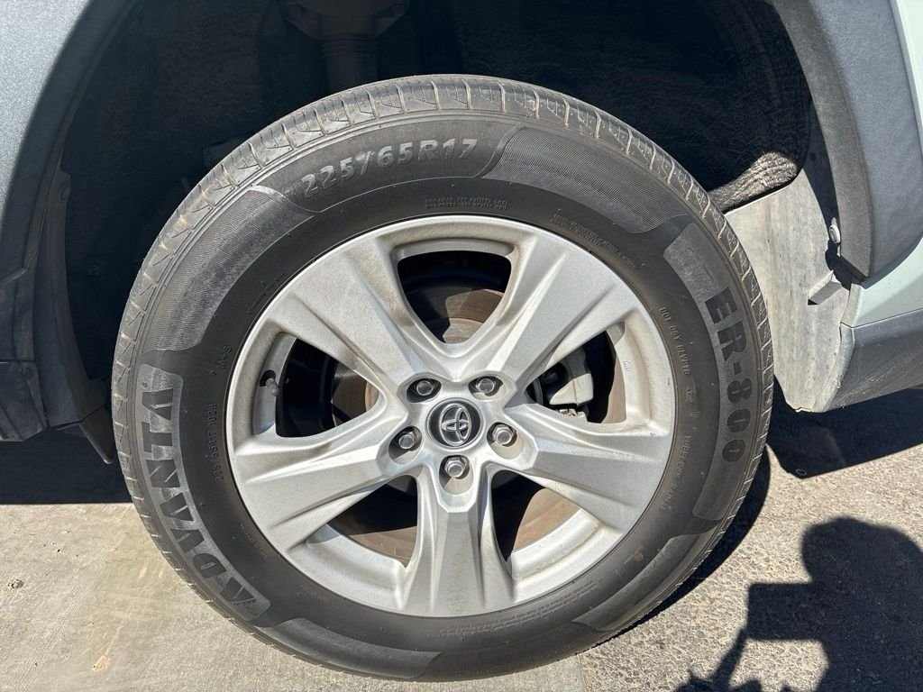 Used 2020 Lunar Toyota XLE image 11