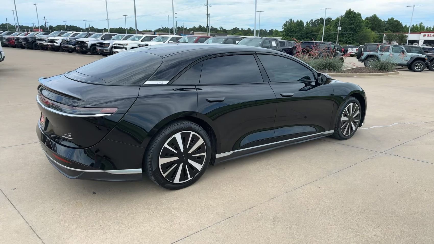 Used 2024 Black Lucid Touring image 9