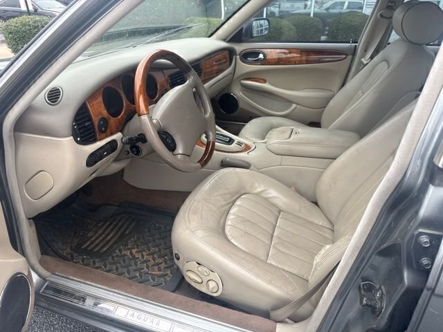 Used 2003  Jaguar Base image 13