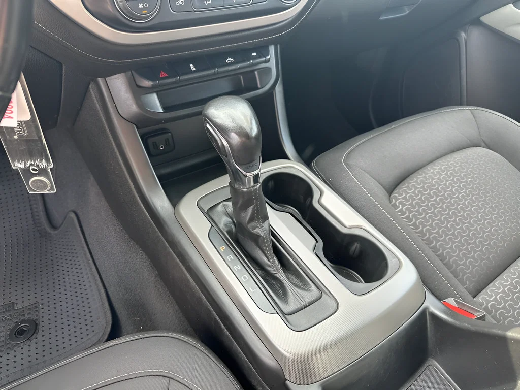 Used 2022 Summit White GMC Elevation image 32