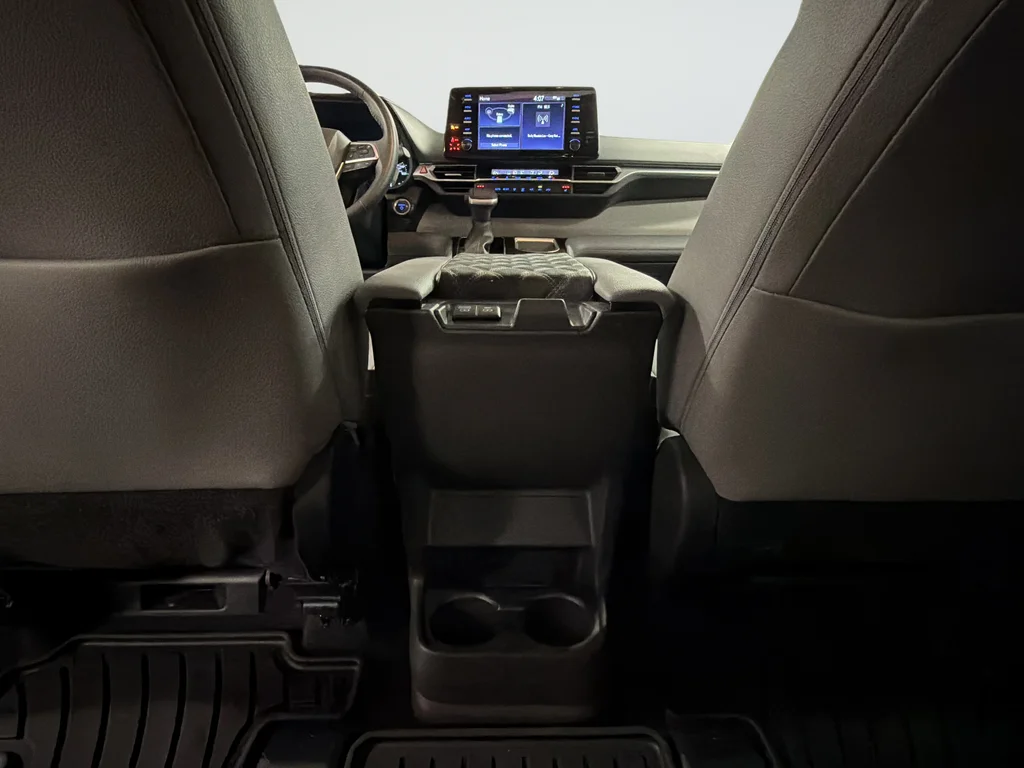 Used 2022 Black Toyota XLE image 33