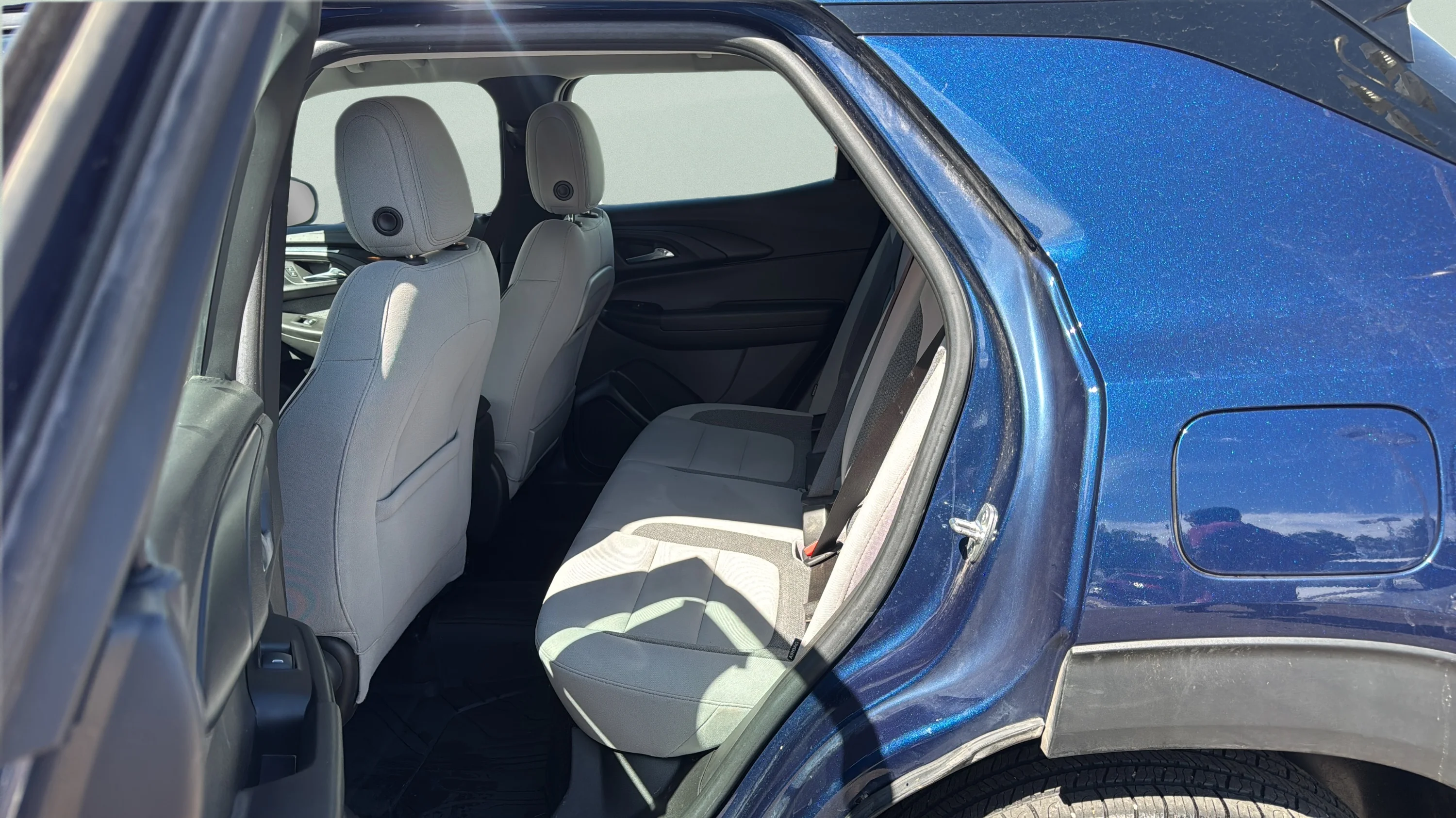Used 2023 Blue Chevrolet  image 12