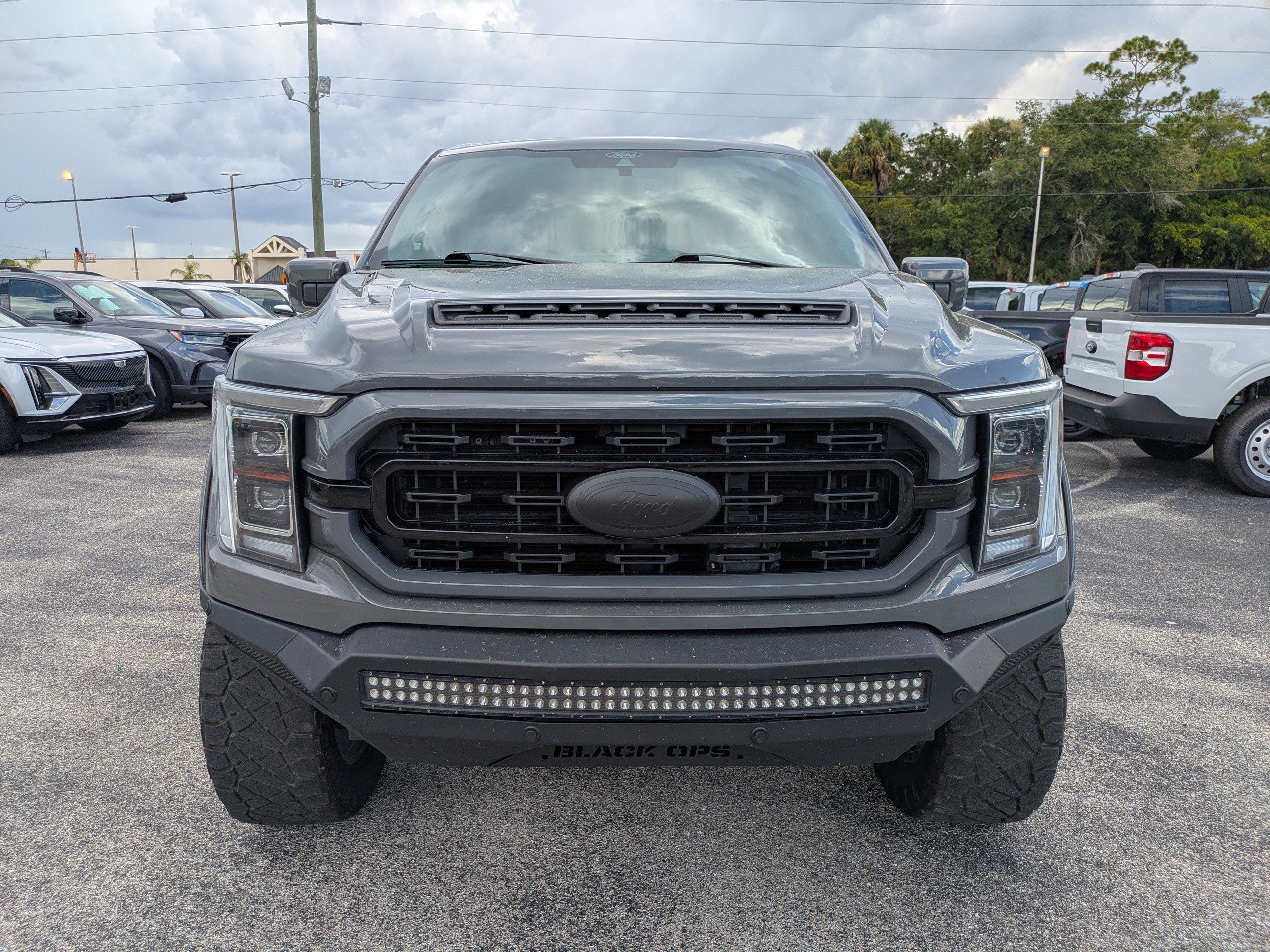 Used 2021  Ford LARIAT image 9